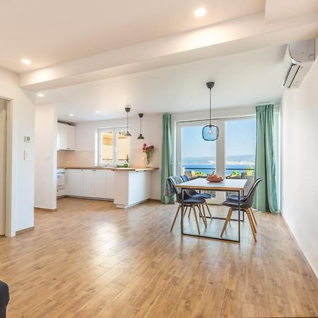 Adris Apartments Omiš Eksteriør billede