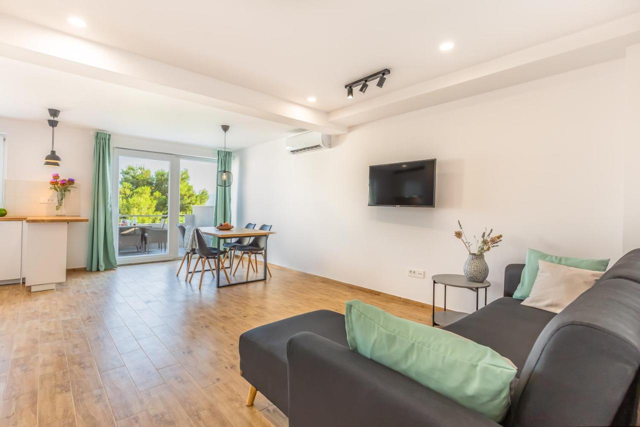 Adris Apartments Omiš Eksteriør billede