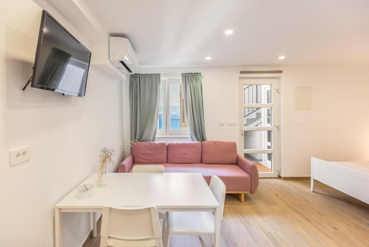 Adris Apartments Omiš Eksteriør billede