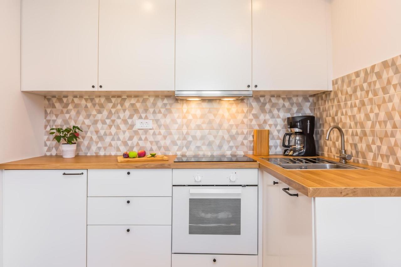 Adris Apartments Omiš Eksteriør billede