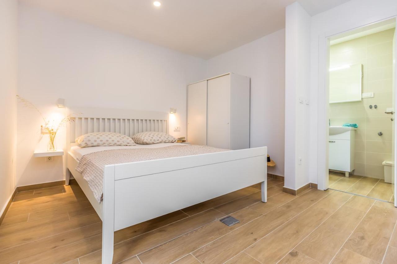 Adris Apartments Omiš Eksteriør billede