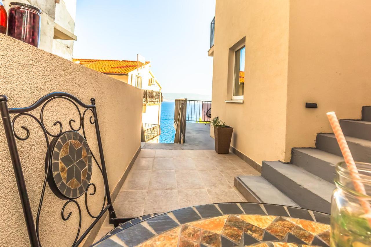 Adris Apartments Omiš Eksteriør billede