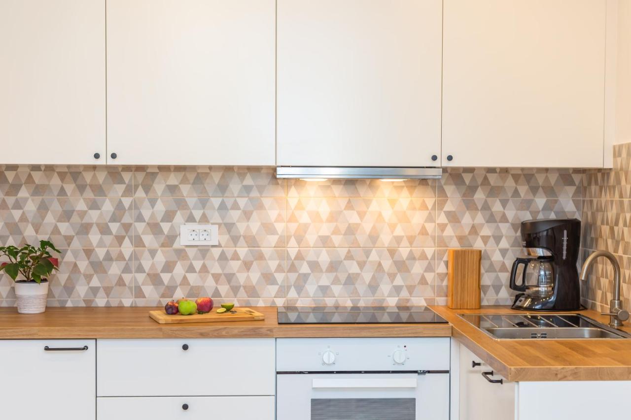 Adris Apartments Omiš Eksteriør billede