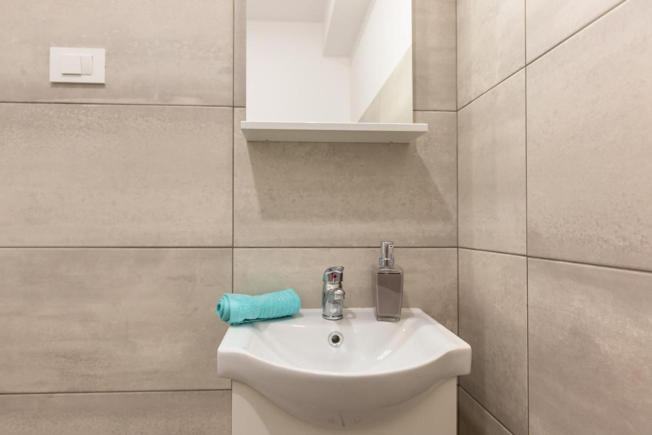Adris Apartments Omiš Eksteriør billede