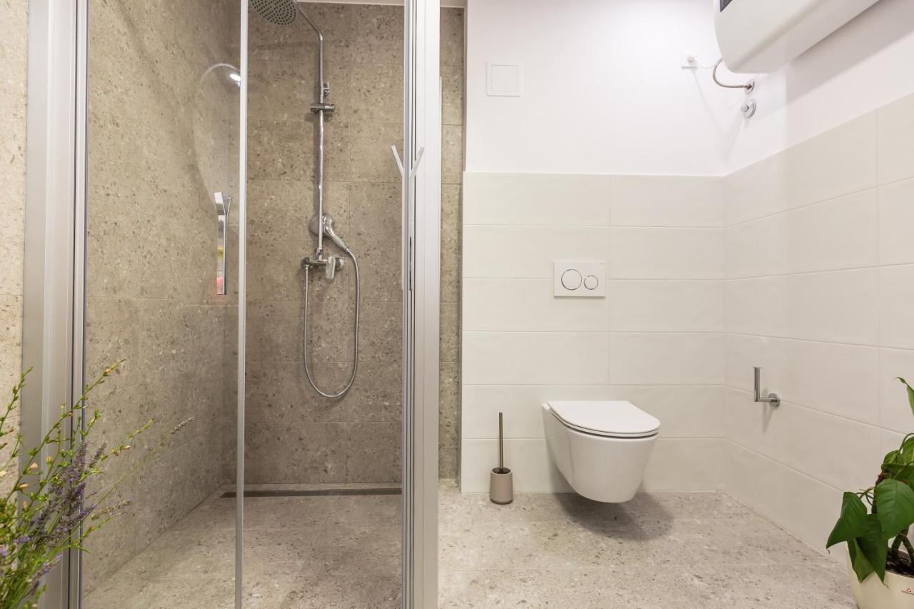 Adris Apartments Omiš Eksteriør billede