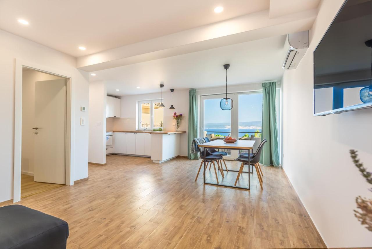 Adris Apartments Omiš Eksteriør billede