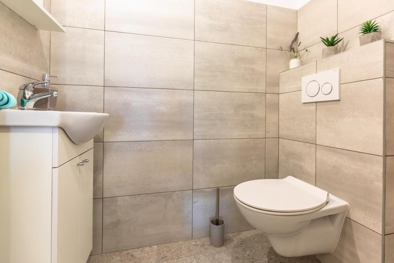 Adris Apartments Omiš Eksteriør billede