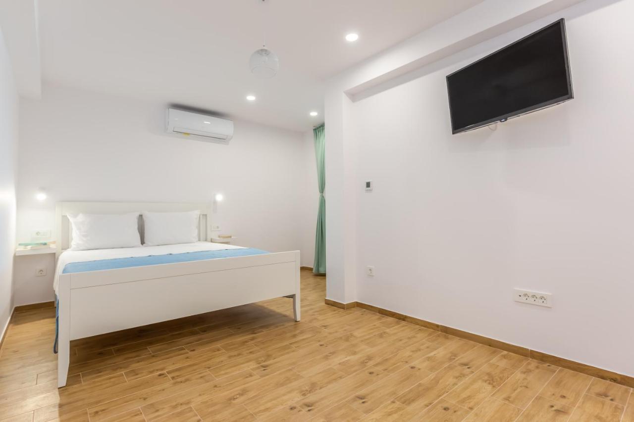Adris Apartments Omiš Eksteriør billede